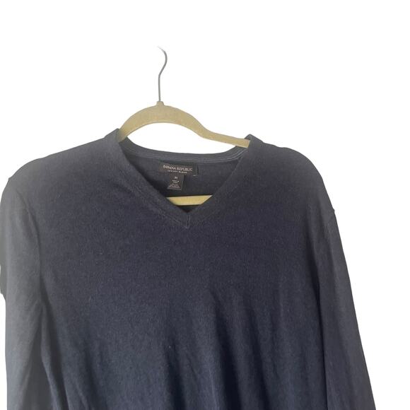 Banana Republic Men's Size Medium Silk Cashmere Blue Henley Sweater - Picture 2 of 8
